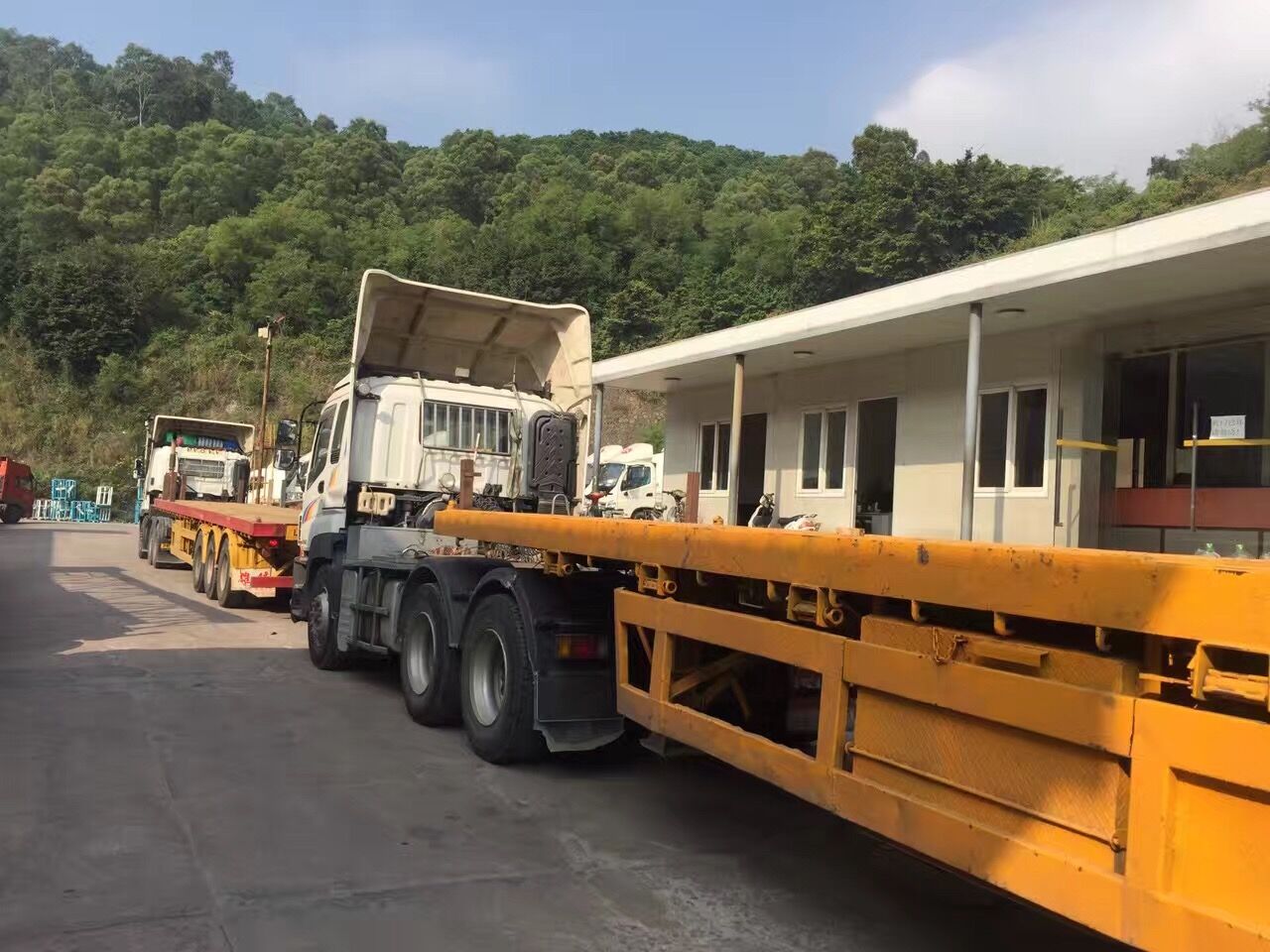 中港平板車,香港平板車,中港平板車中港矮排車運(yùn)輸,香港伸縮排,超長貨物運(yùn)輸就找東勝物流